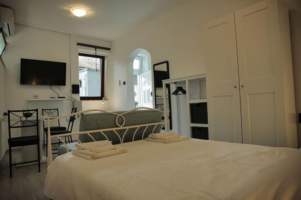 Studio Apartman Gajba In City Center 자그레브 외부 사진